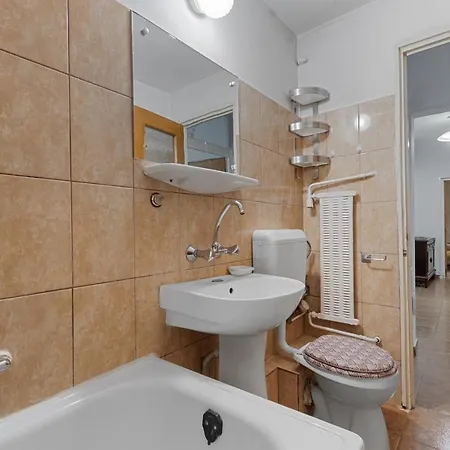 Apartment Dristor Large And Cozy Bucharest
